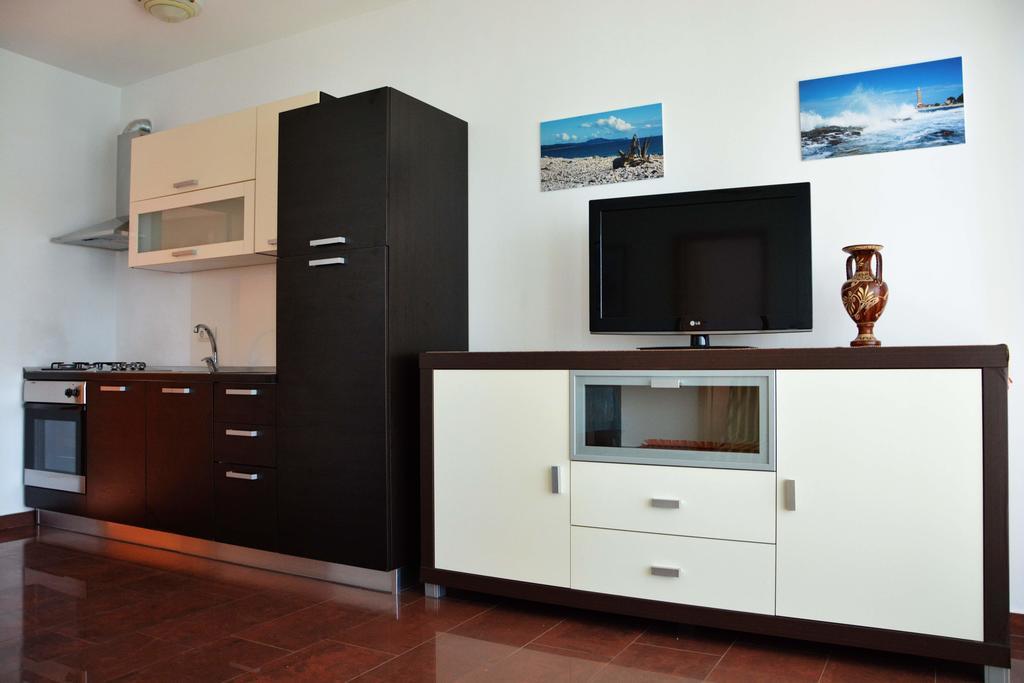 Apartments Buturi Солине Екстериор снимка