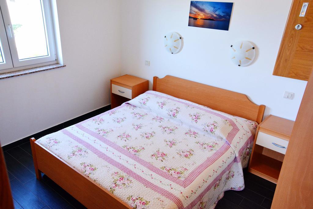 Apartments Buturi Солине Екстериор снимка
