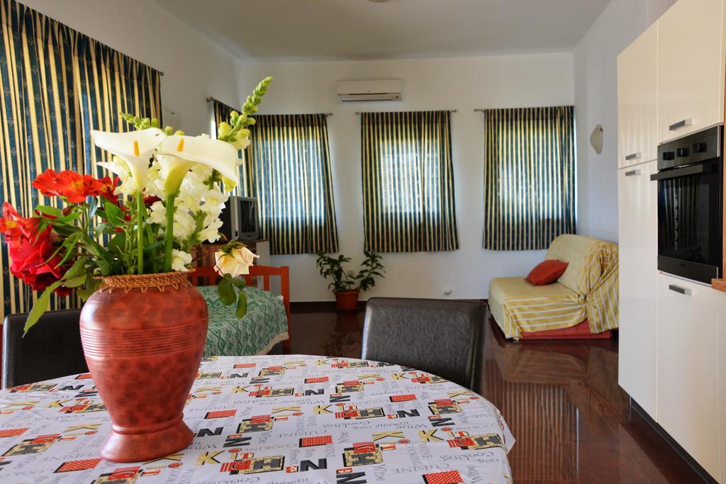 Apartments Buturi Солине Екстериор снимка