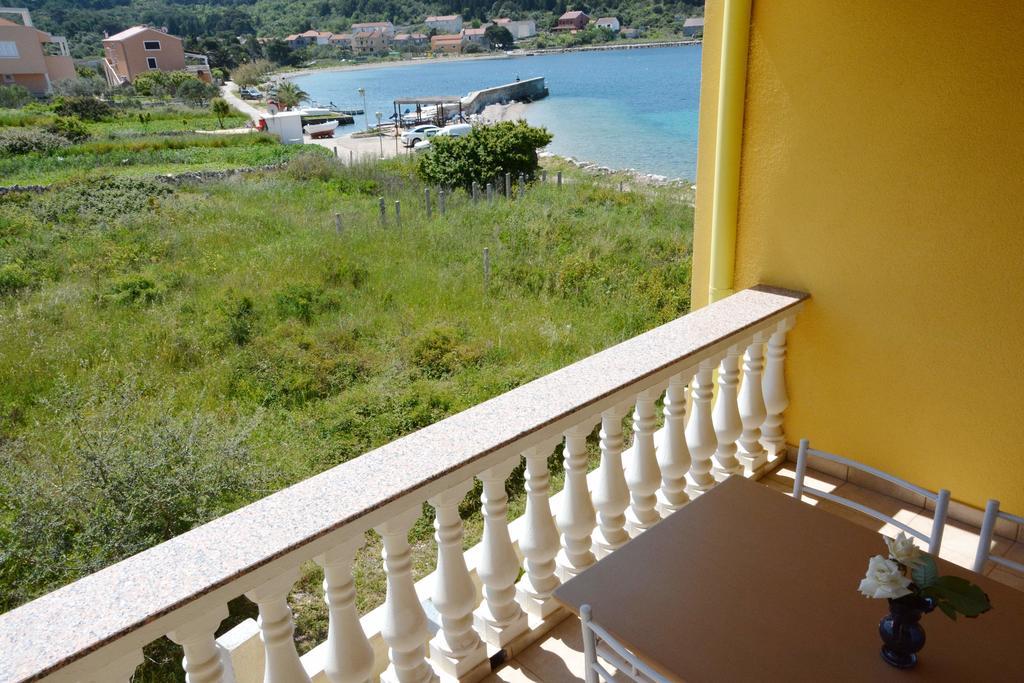 Apartments Buturi Солине Екстериор снимка
