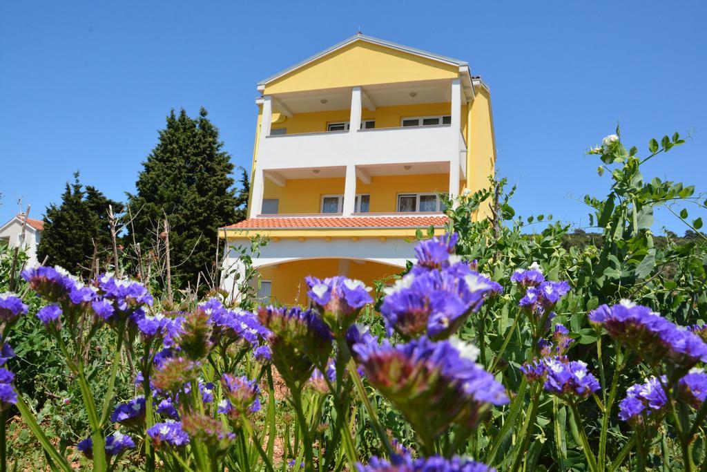 Apartments Buturi Солине Екстериор снимка