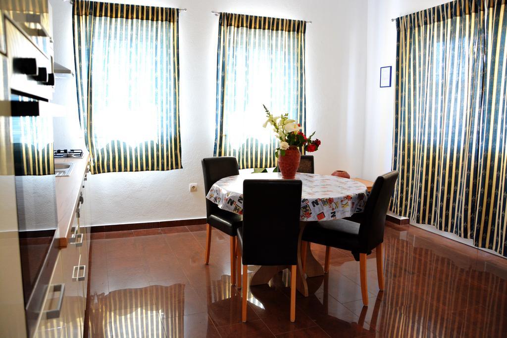 Apartments Buturi Солине Екстериор снимка
