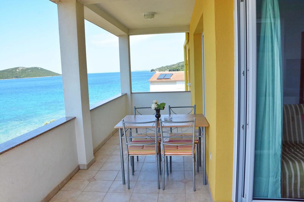 Apartments Buturi Солине Екстериор снимка
