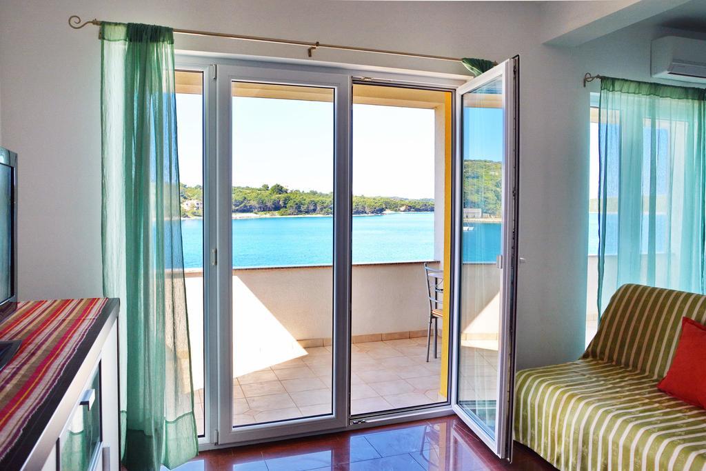 Apartments Buturi Солине Екстериор снимка