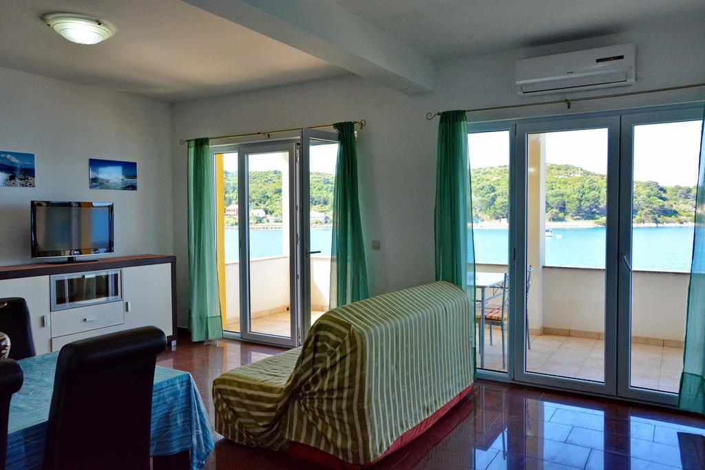 Apartments Buturi Солине Екстериор снимка