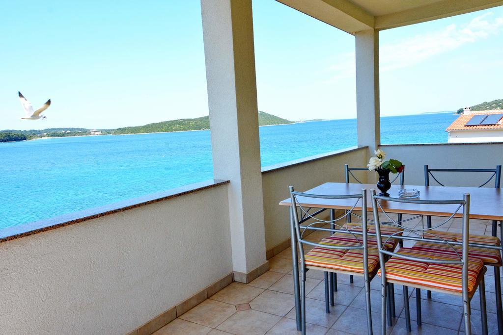 Apartments Buturi Солине Екстериор снимка