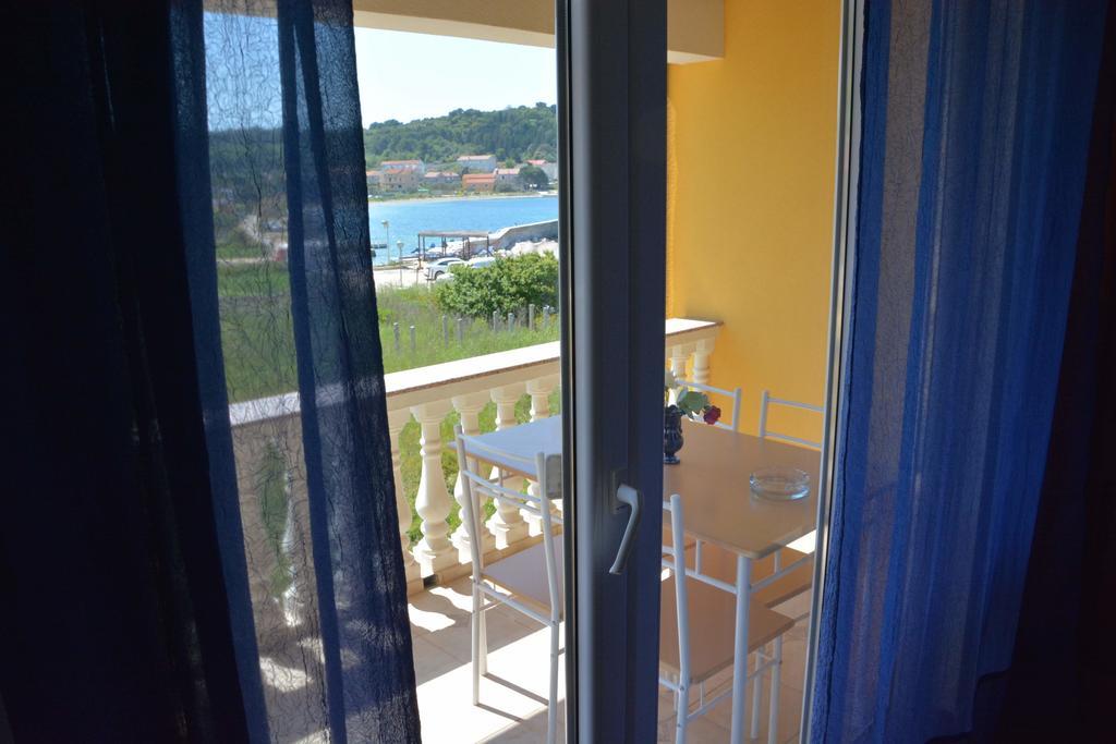 Apartments Buturi Солине Екстериор снимка