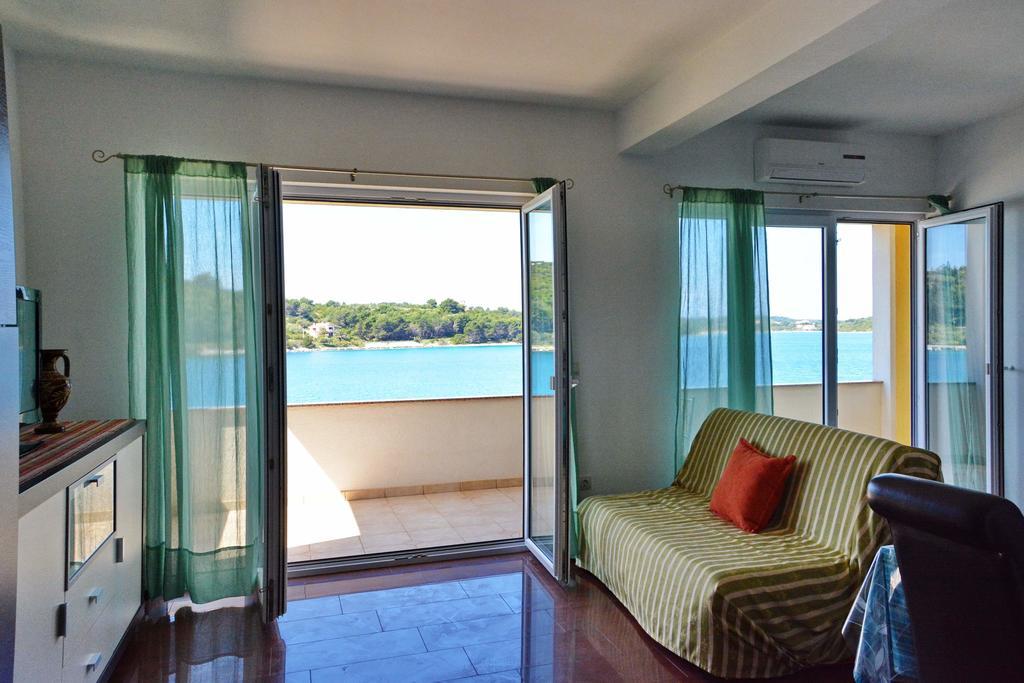 Apartments Buturi Солине Екстериор снимка